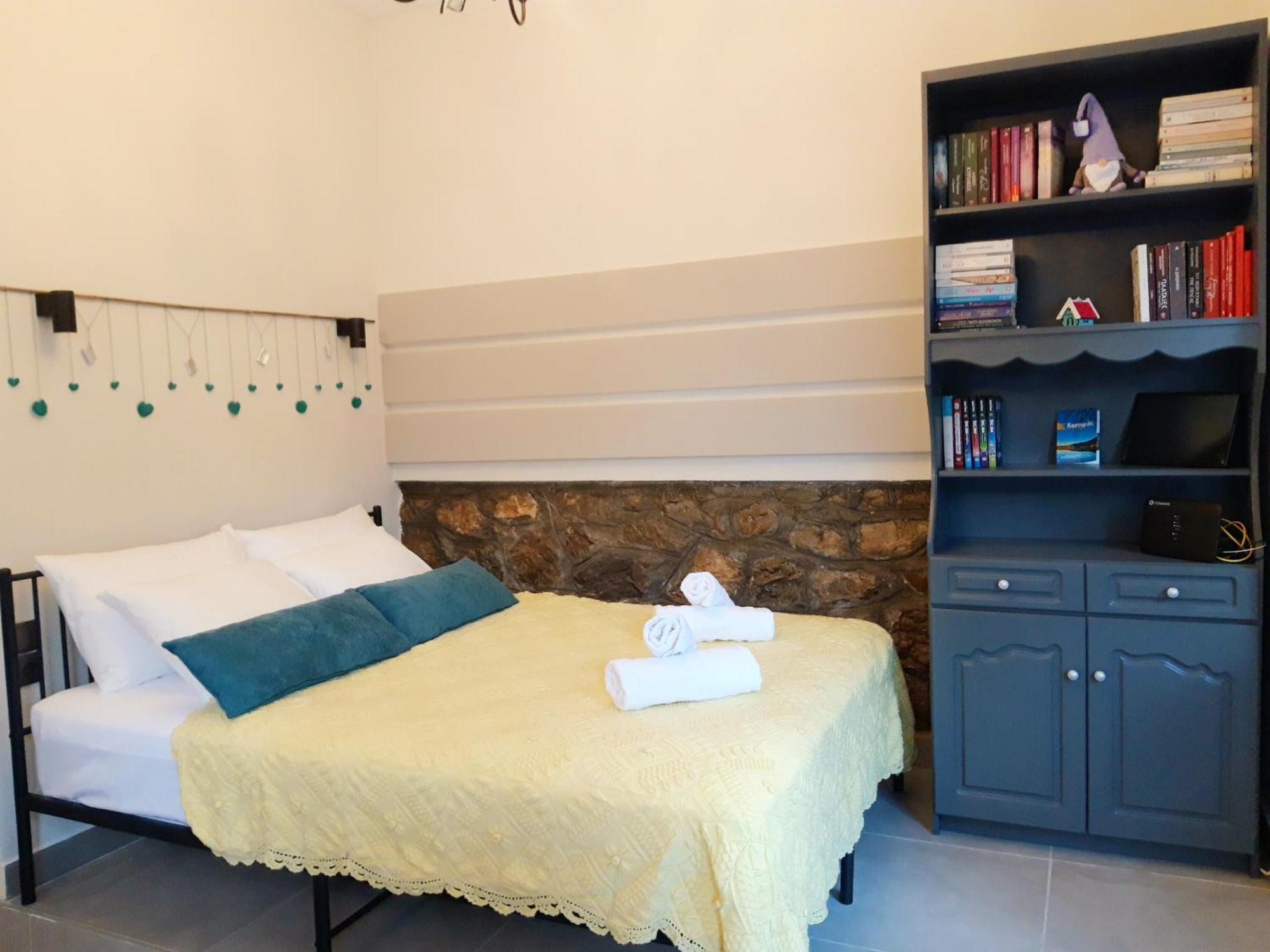 דירות Kastoria Book House With Yard מראה חיצוני תמונה