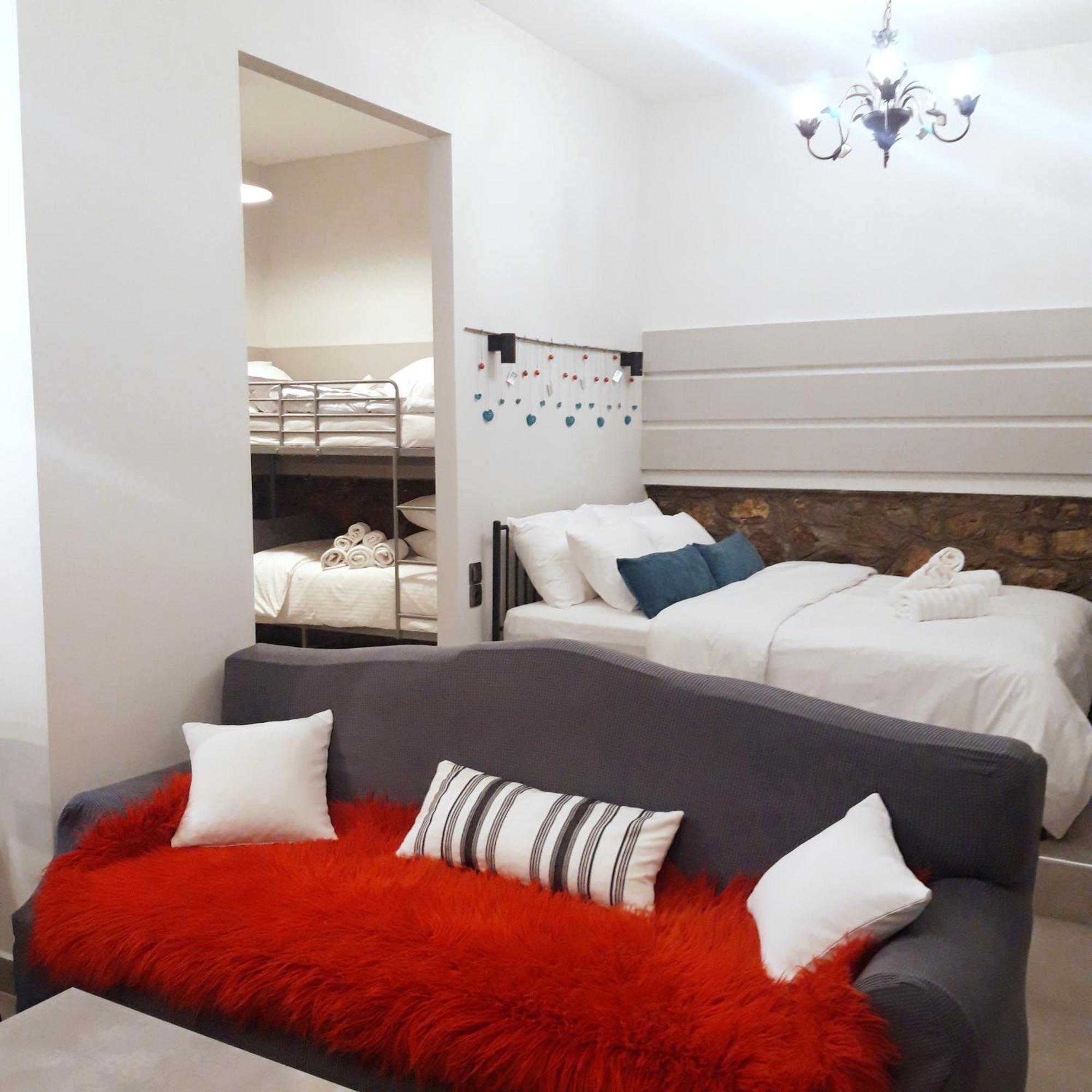 דירות Kastoria Book House With Yard מראה חיצוני תמונה